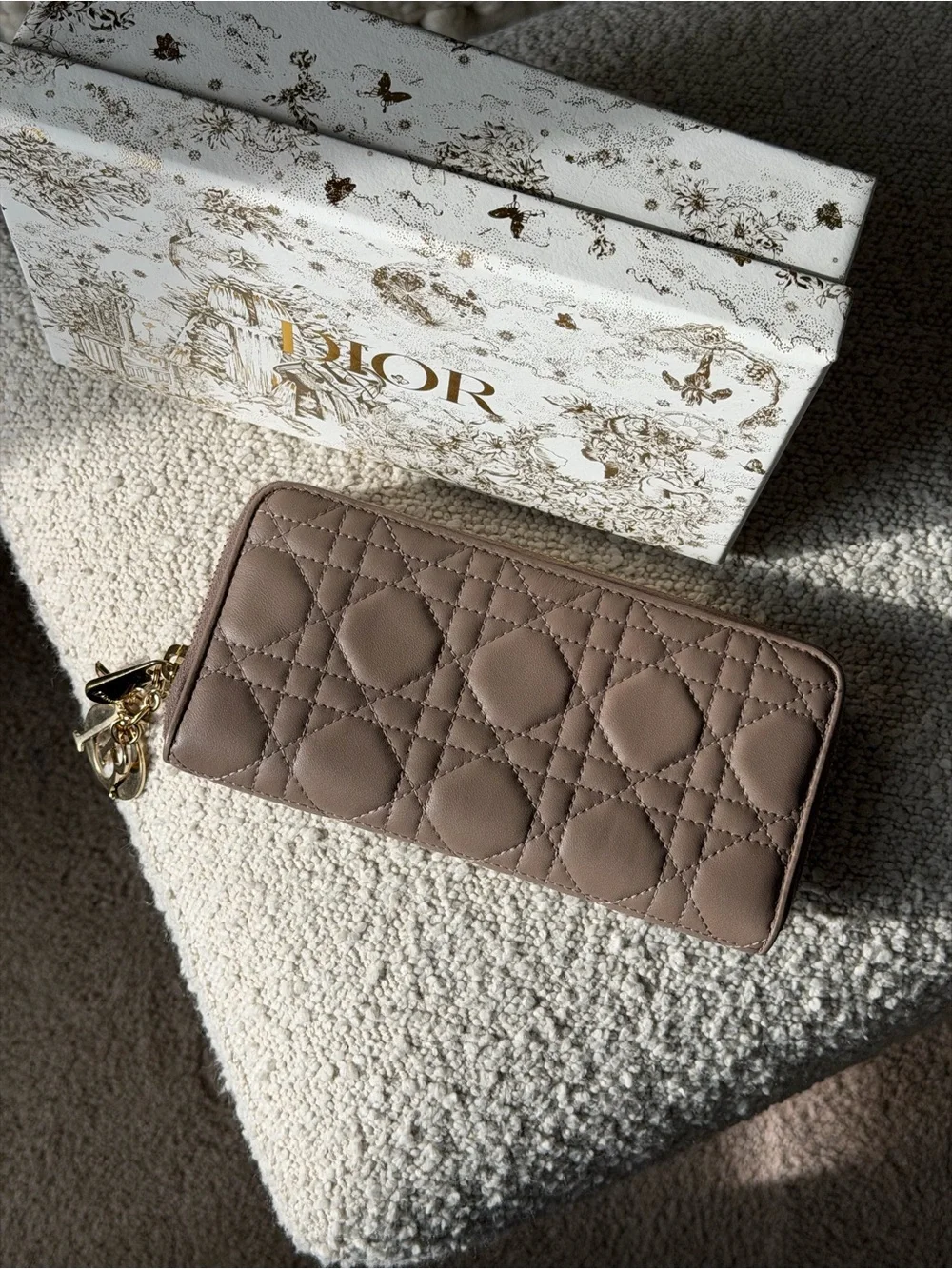 Lady Dior Voyager Wallet! 🤍